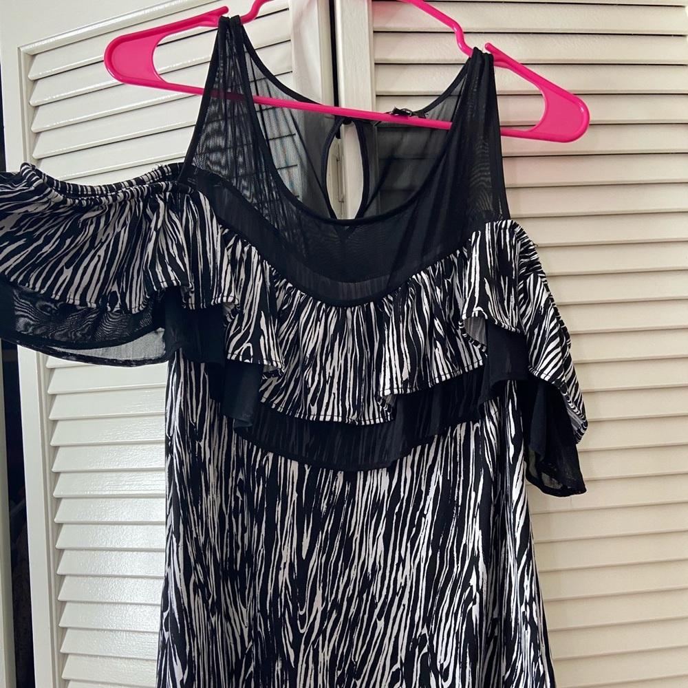 Lane Bryant zebra striped cold shoulder blouse